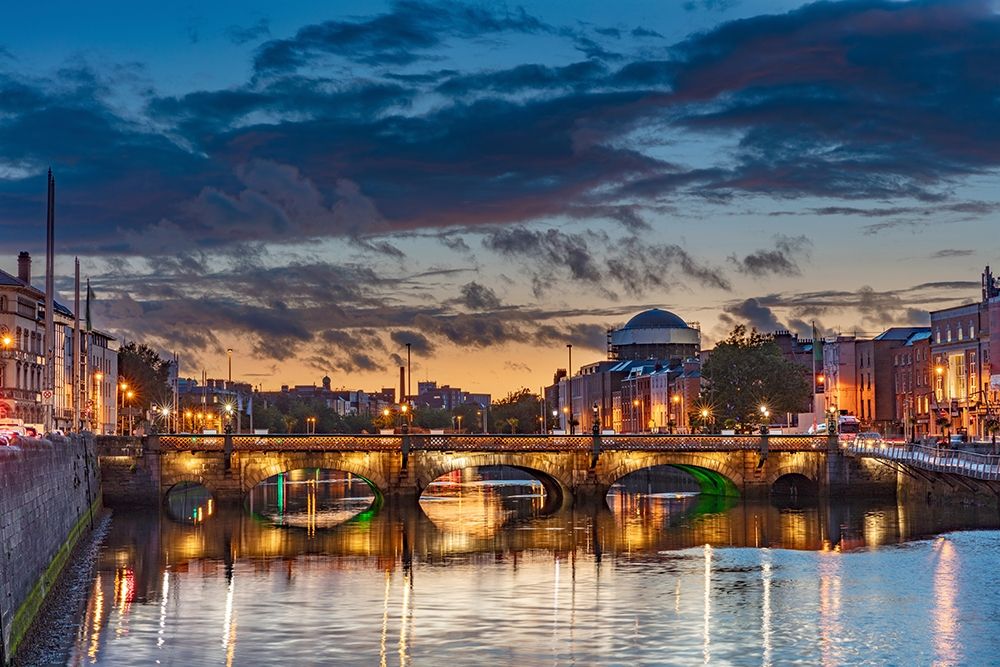 The Grattan Bridge over the River Liffey at dusk in downtown Dublin-Ireland